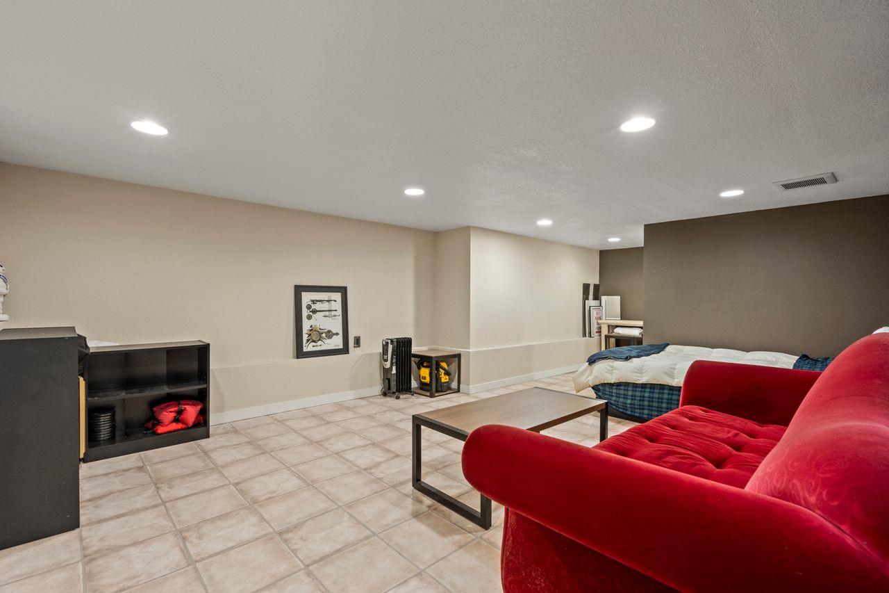 Detail Gallery Image 21 of 23 For 412 Michelle Ln, Daly City,  CA 94015 - 2 Beds | 2 Baths