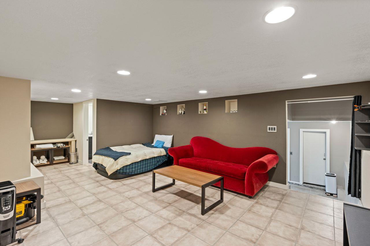 Detail Gallery Image 22 of 23 For 412 Michelle Ln, Daly City,  CA 94015 - 2 Beds | 2 Baths