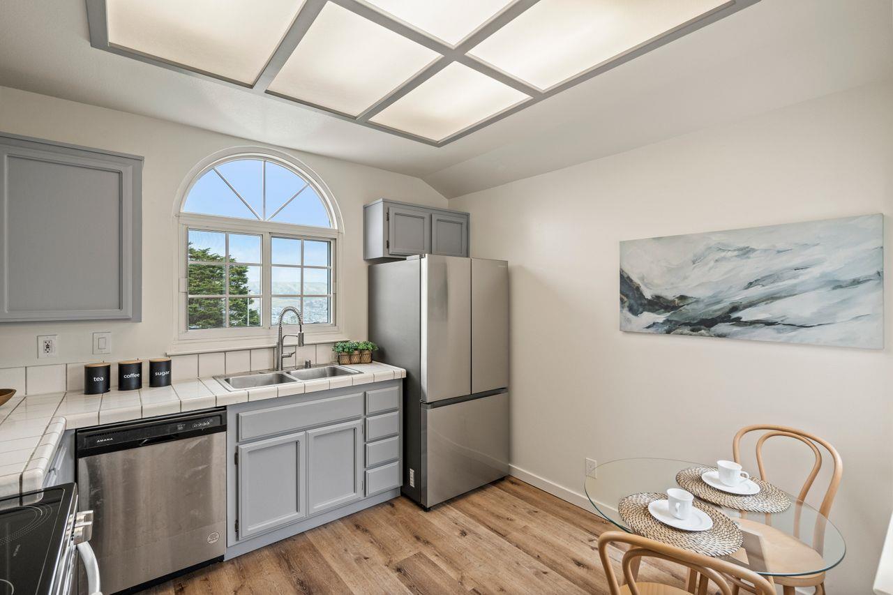 Detail Gallery Image 5 of 23 For 412 Michelle Ln, Daly City,  CA 94015 - 2 Beds | 2 Baths