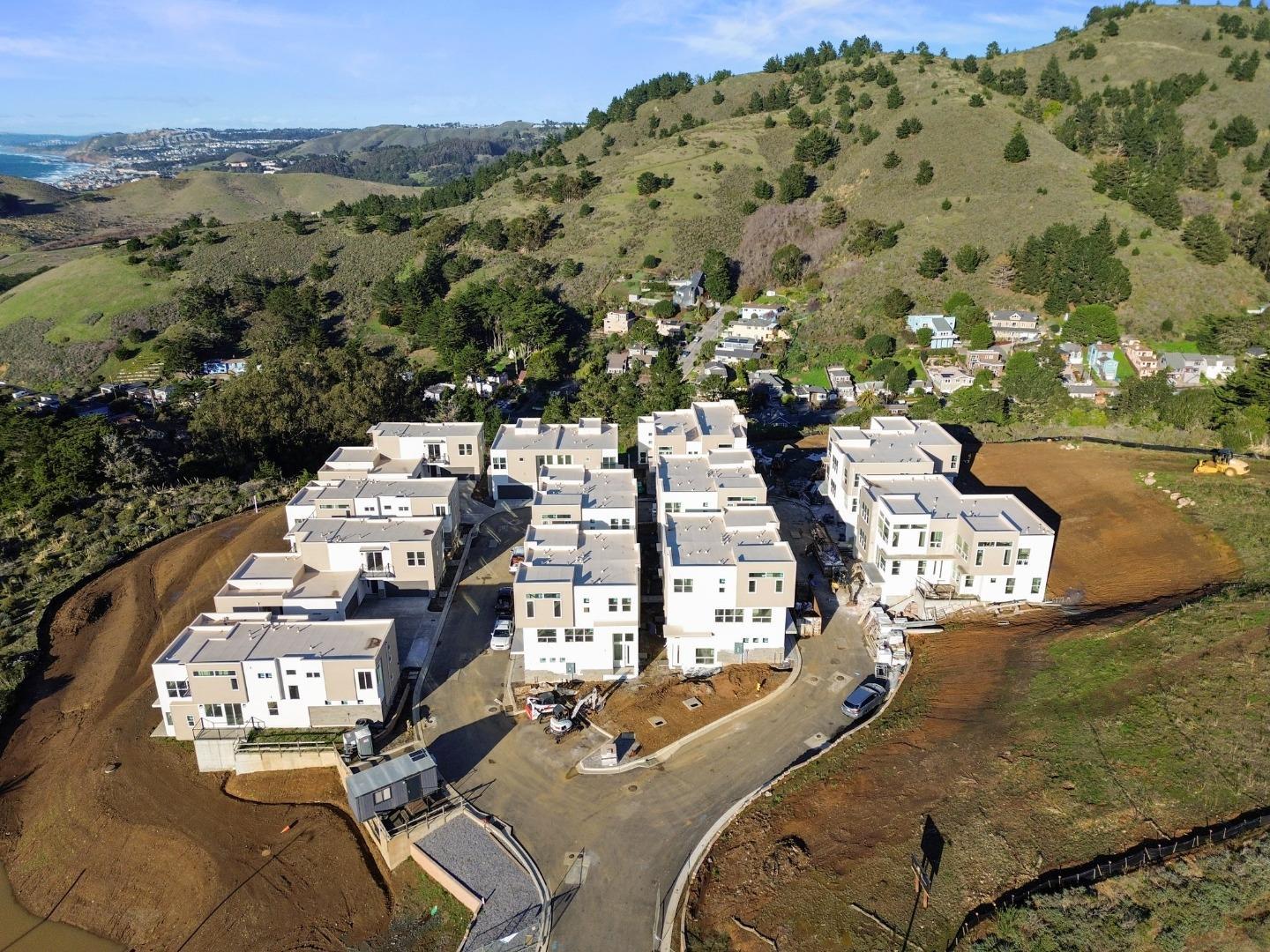 Detail Gallery Image 4 of 21 For 835 Fassler Ave, Pacifica,  CA 94044 - 3 Beds | 3/1 Baths