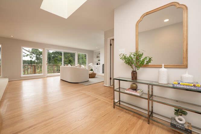 Detail Gallery Image 4 of 34 For 721 Linda Ct, San Mateo,  CA 94403 - 4 Beds | 2/1 Baths