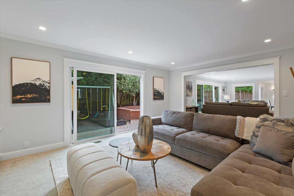 Detail Gallery Image 12 of 60 For 2013 Avignon Pl, Half Moon Bay,  CA 94019 - 5 Beds | 2/1 Baths