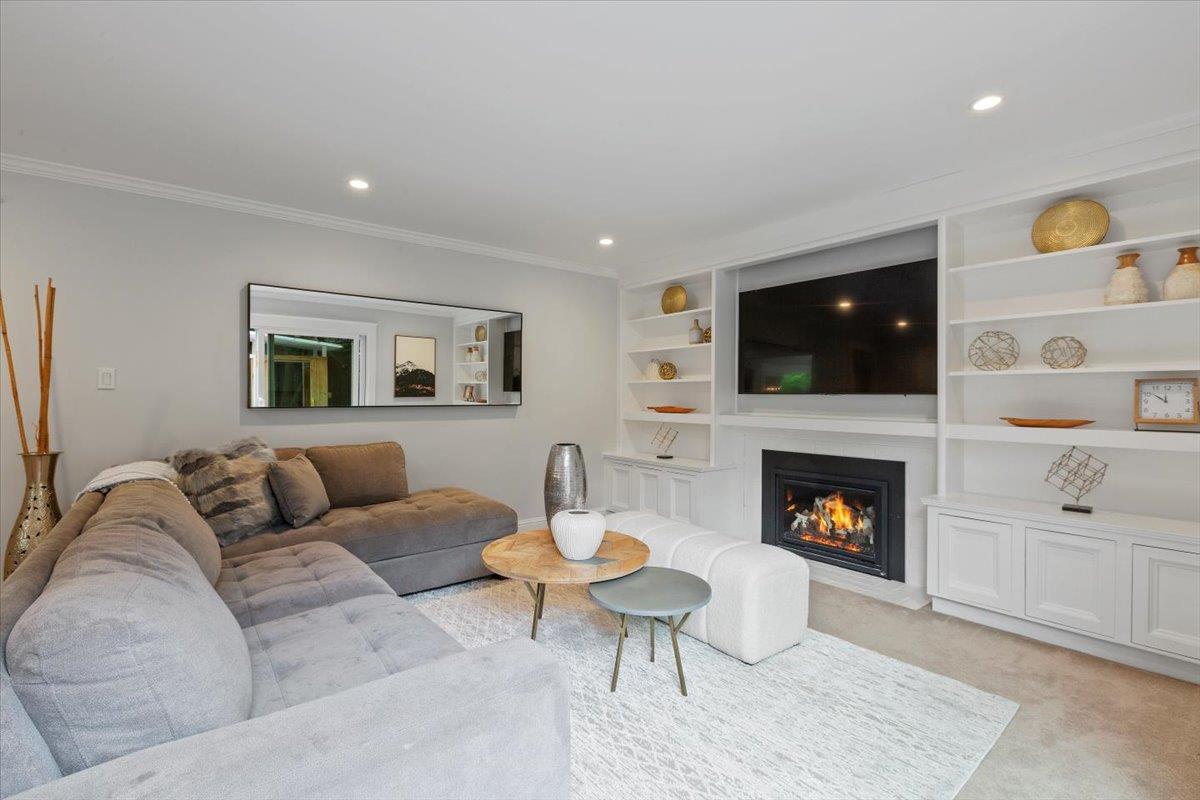 Detail Gallery Image 16 of 60 For 2013 Avignon Pl, Half Moon Bay,  CA 94019 - 5 Beds | 2/1 Baths