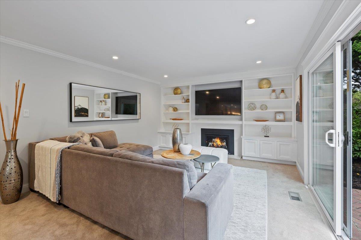 Detail Gallery Image 17 of 60 For 2013 Avignon Pl, Half Moon Bay,  CA 94019 - 5 Beds | 2/1 Baths