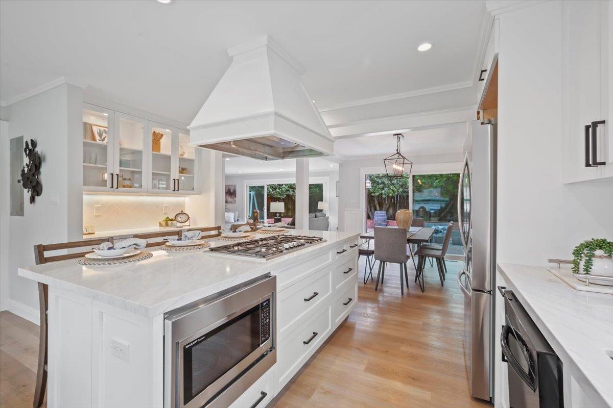 Detail Gallery Image 20 of 60 For 2013 Avignon Pl, Half Moon Bay,  CA 94019 - 5 Beds | 2/1 Baths