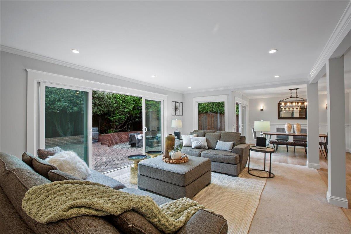 Detail Gallery Image 8 of 60 For 2013 Avignon Pl, Half Moon Bay,  CA 94019 - 5 Beds | 2/1 Baths