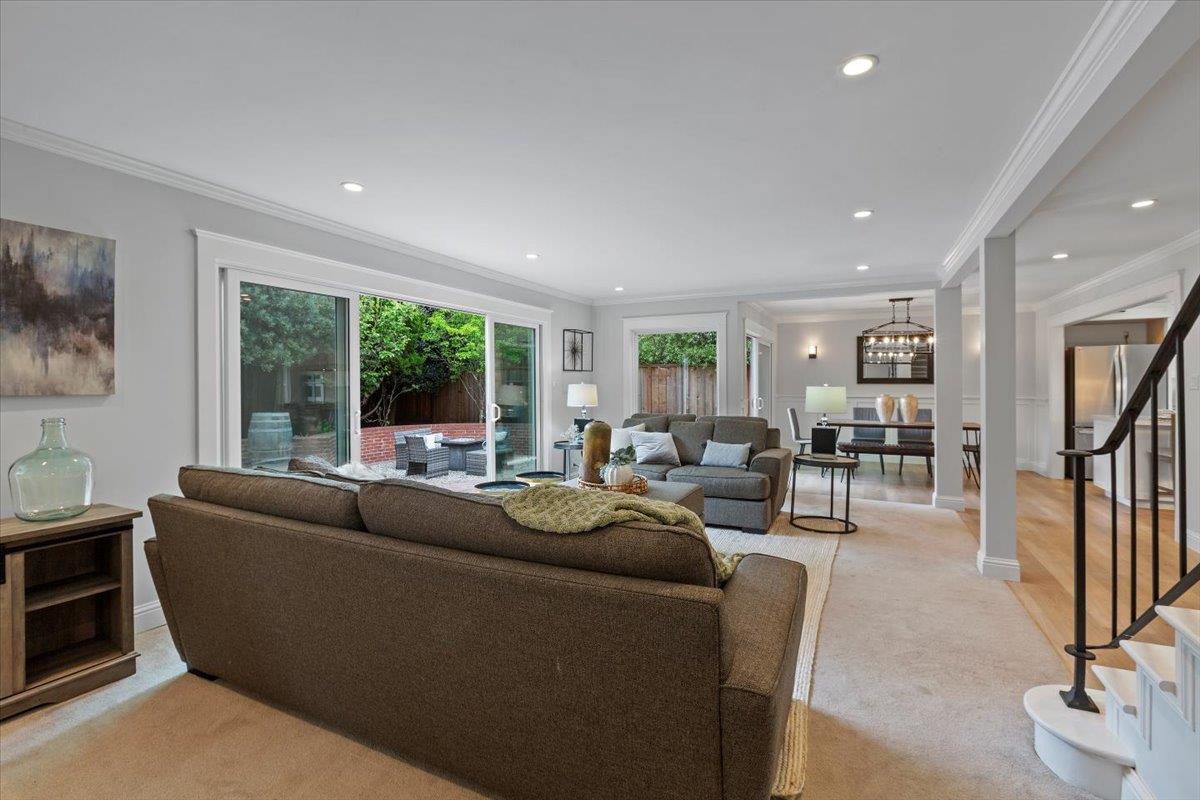 Detail Gallery Image 9 of 60 For 2013 Avignon Pl, Half Moon Bay,  CA 94019 - 5 Beds | 2/1 Baths