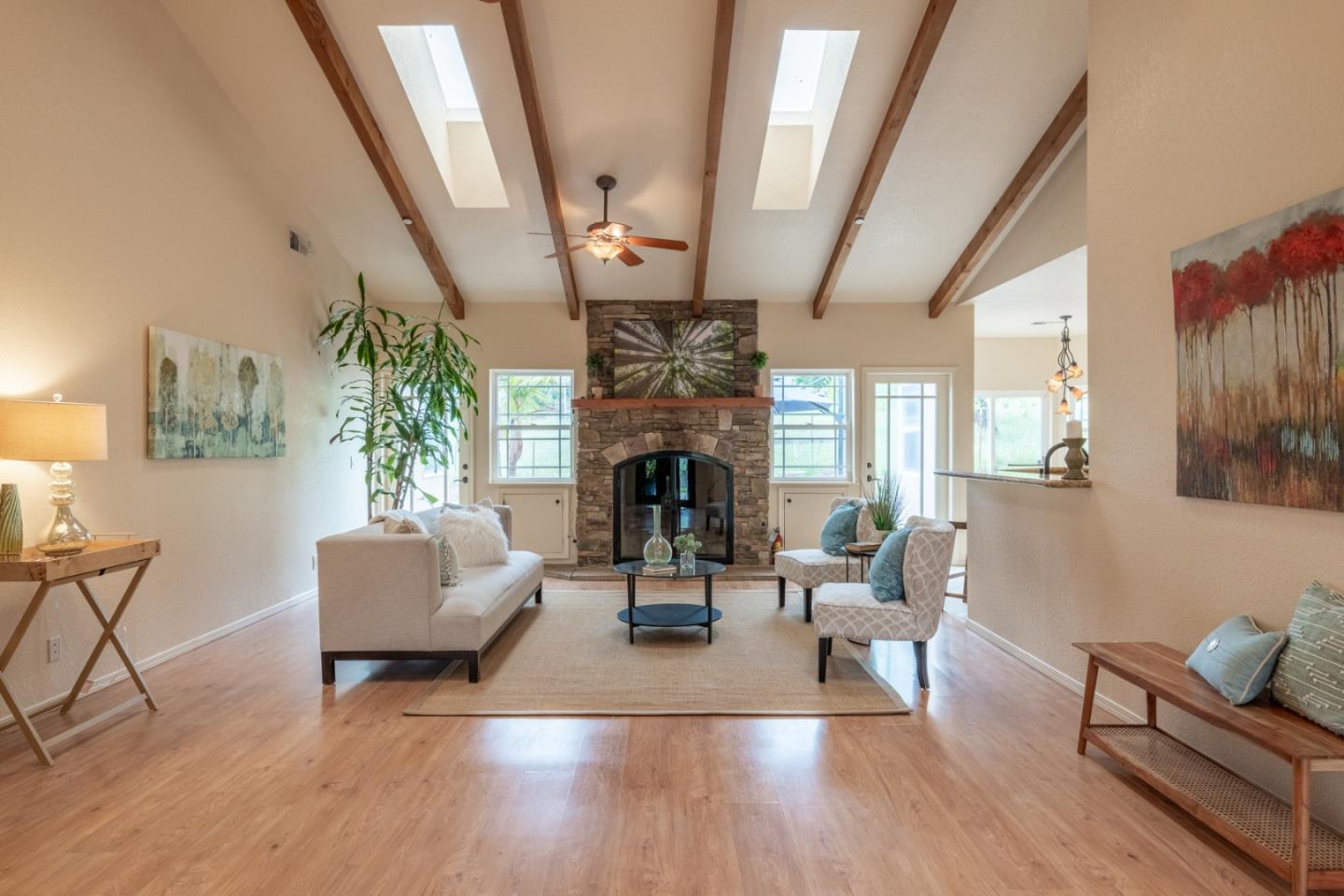 Detail Gallery Image 2 of 49 For 10233 Reese Cir, Salinas,  CA 93907 - 4 Beds | 3 Baths
