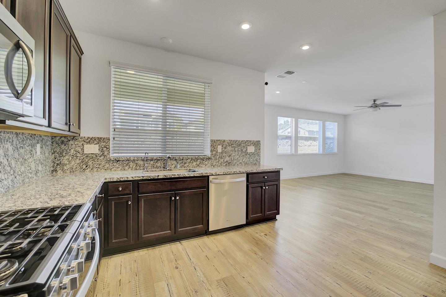 Detail Gallery Image 11 of 44 For 1924 Orfanos Ranch Dr, Brentwood,  CA 94513 - 4 Beds | 2/1 Baths