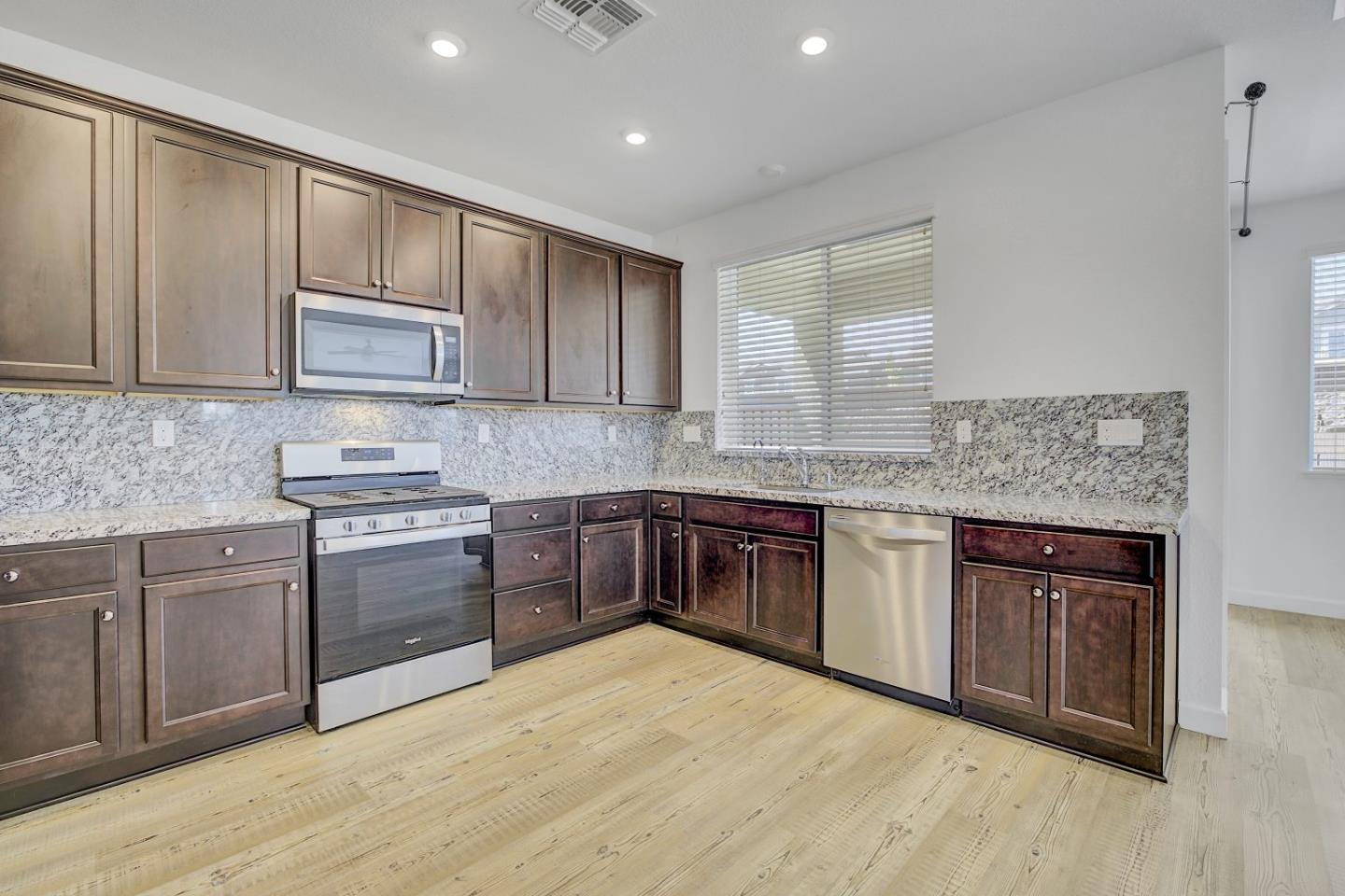Detail Gallery Image 13 of 44 For 1924 Orfanos Ranch Dr, Brentwood,  CA 94513 - 4 Beds | 2/1 Baths