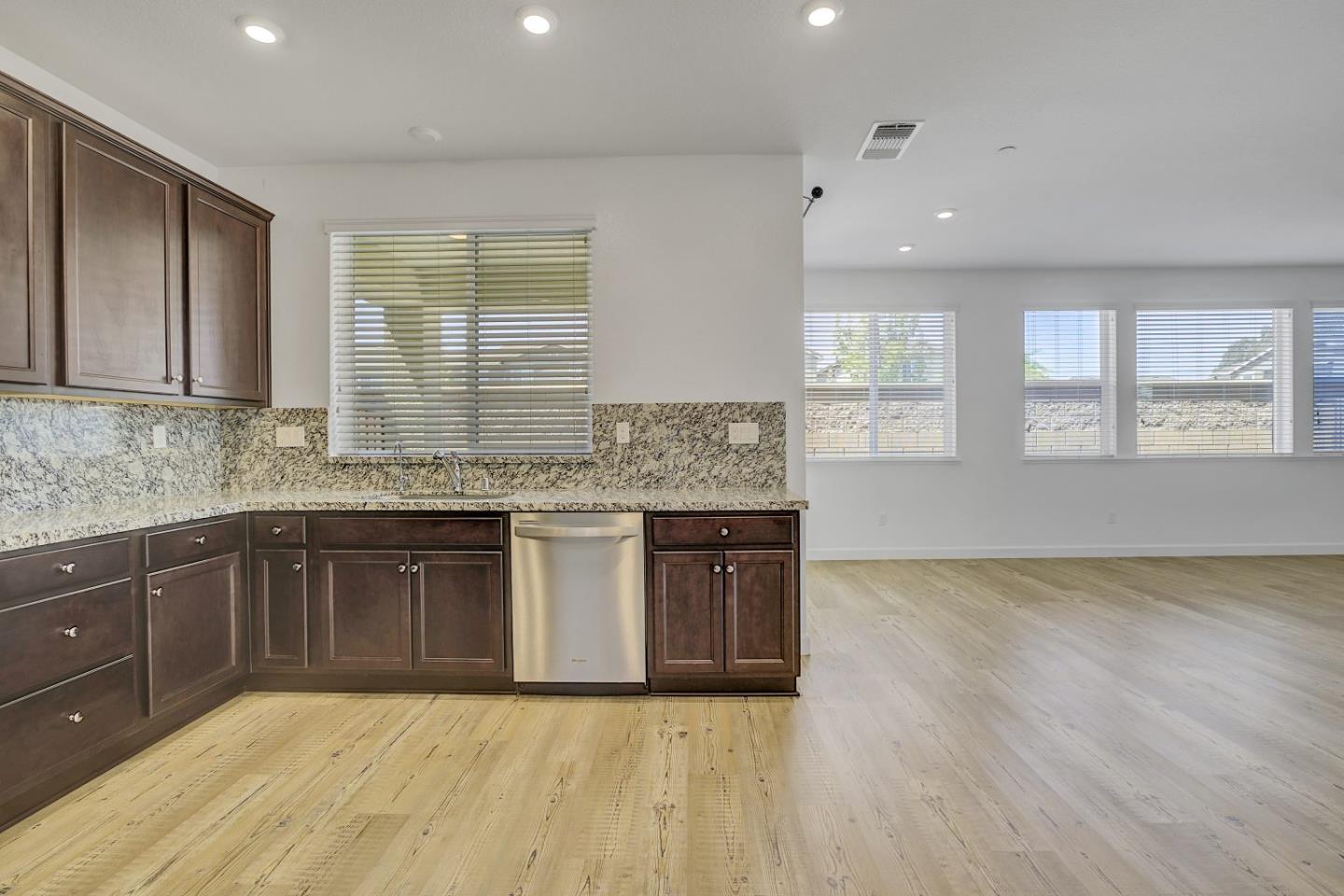 Detail Gallery Image 9 of 44 For 1924 Orfanos Ranch Dr, Brentwood,  CA 94513 - 4 Beds | 2/1 Baths