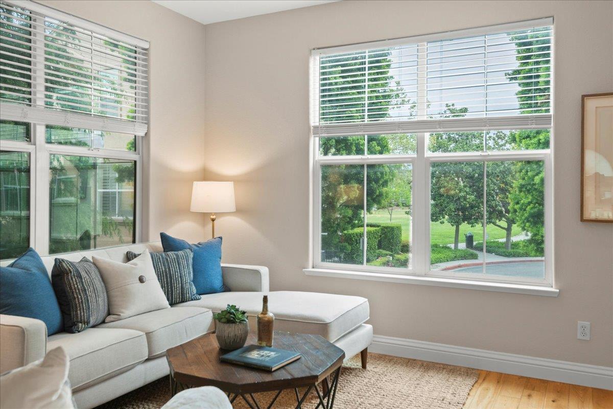Detail Gallery Image 11 of 44 For 120 Sunol St, San Jose,  CA 95126 - 3 Beds | 2/1 Baths