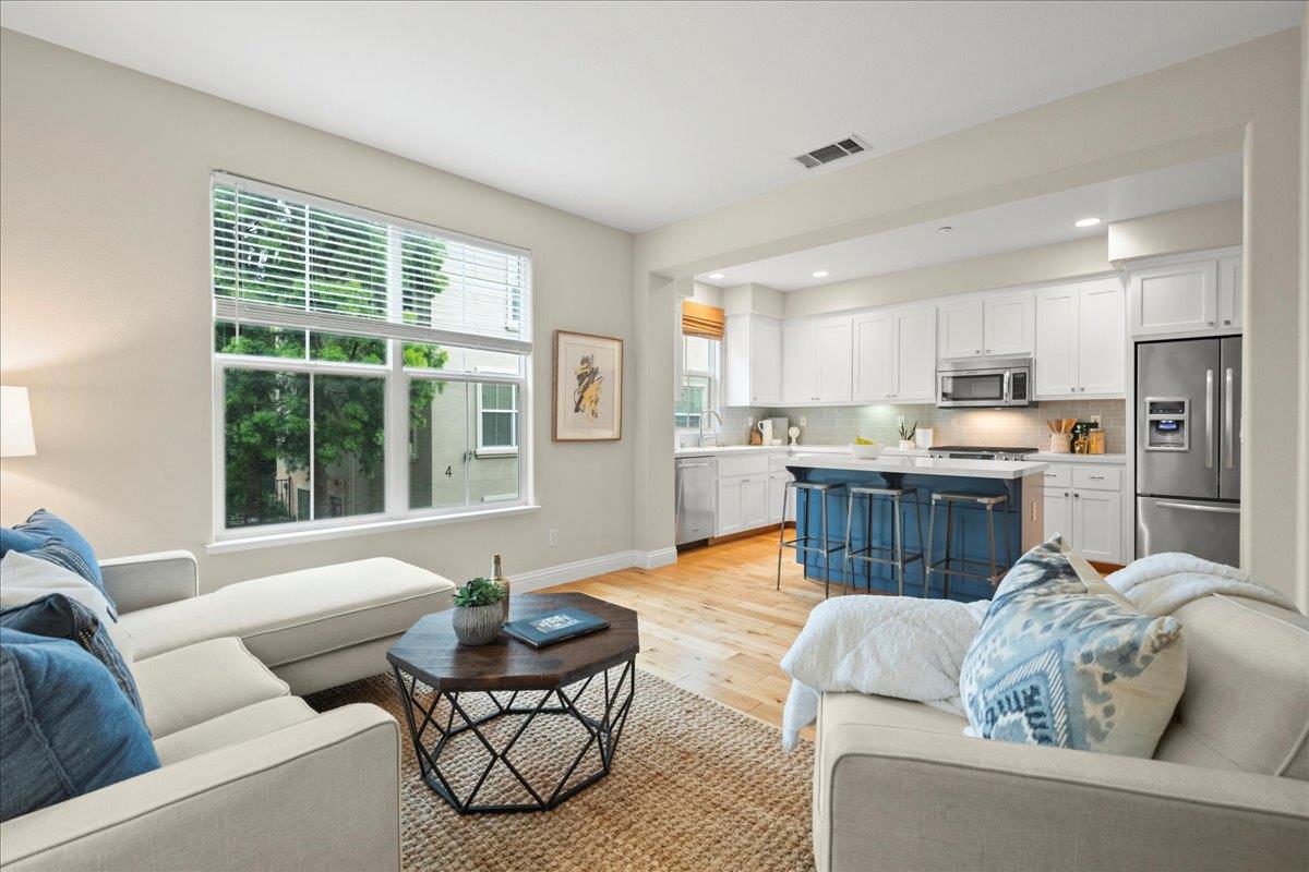 Detail Gallery Image 13 of 44 For 120 Sunol St, San Jose,  CA 95126 - 3 Beds | 2/1 Baths