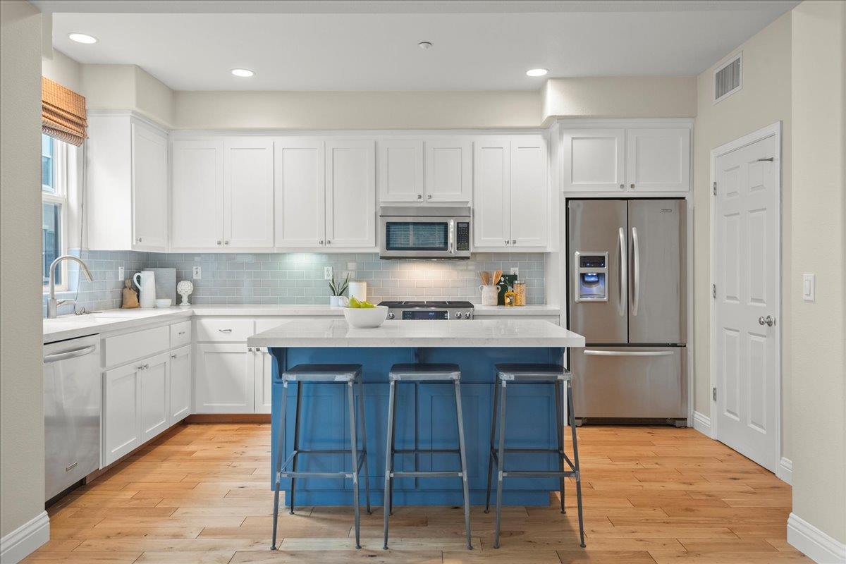 Detail Gallery Image 14 of 44 For 120 Sunol St, San Jose,  CA 95126 - 3 Beds | 2/1 Baths