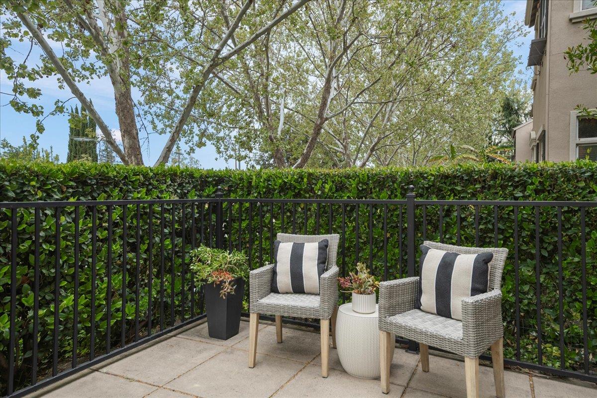 Detail Gallery Image 3 of 44 For 120 Sunol St, San Jose,  CA 95126 - 3 Beds | 2/1 Baths