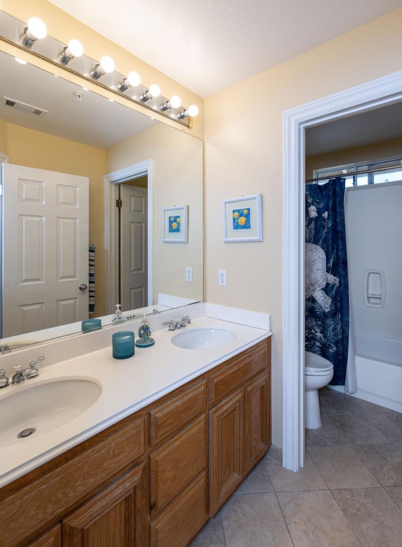 Detail Gallery Image 17 of 27 For 2773 Mira Bella Cir, Morgan Hill,  CA 95037 - 5 Beds | 3 Baths