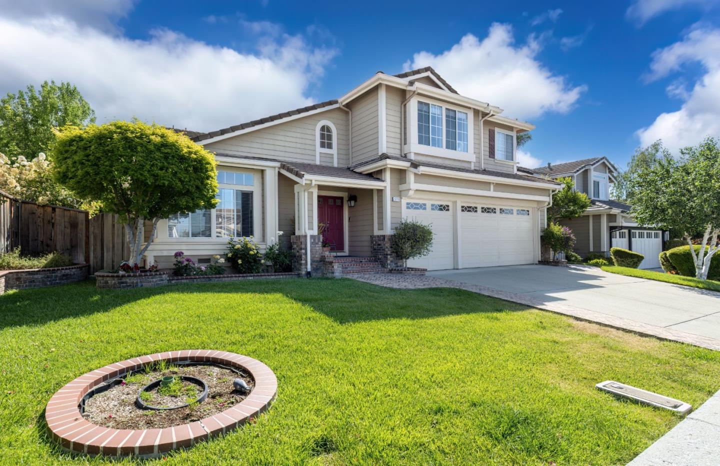 Detail Gallery Image 2 of 27 For 2773 Mira Bella Cir, Morgan Hill,  CA 95037 - 5 Beds | 3 Baths
