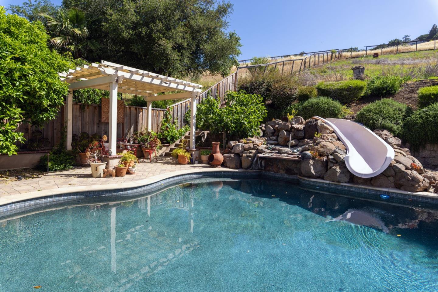 Detail Gallery Image 22 of 27 For 2773 Mira Bella Cir, Morgan Hill,  CA 95037 - 5 Beds | 3 Baths