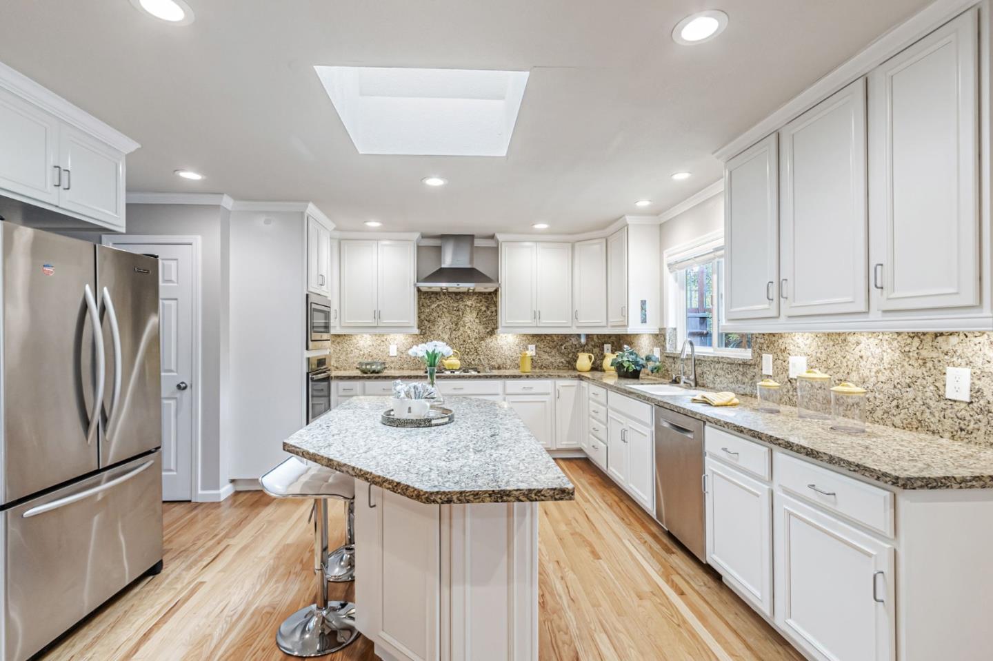 Detail Gallery Image 14 of 47 For 10571 N Blaney Ave, Cupertino,  CA 95014 - 3 Beds | 2/1 Baths