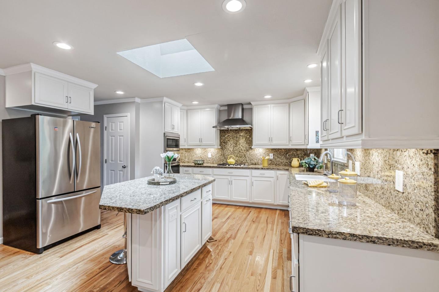 Detail Gallery Image 15 of 47 For 10571 N Blaney Ave, Cupertino,  CA 95014 - 3 Beds | 2/1 Baths