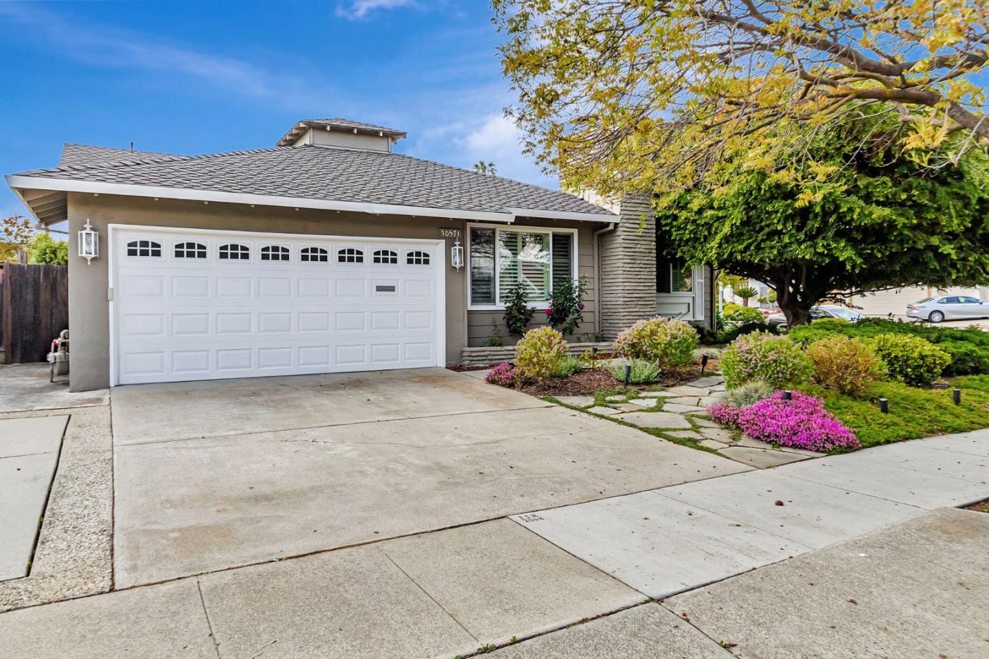 Detail Gallery Image 3 of 47 For 10571 N Blaney Ave, Cupertino,  CA 95014 - 3 Beds | 2/1 Baths