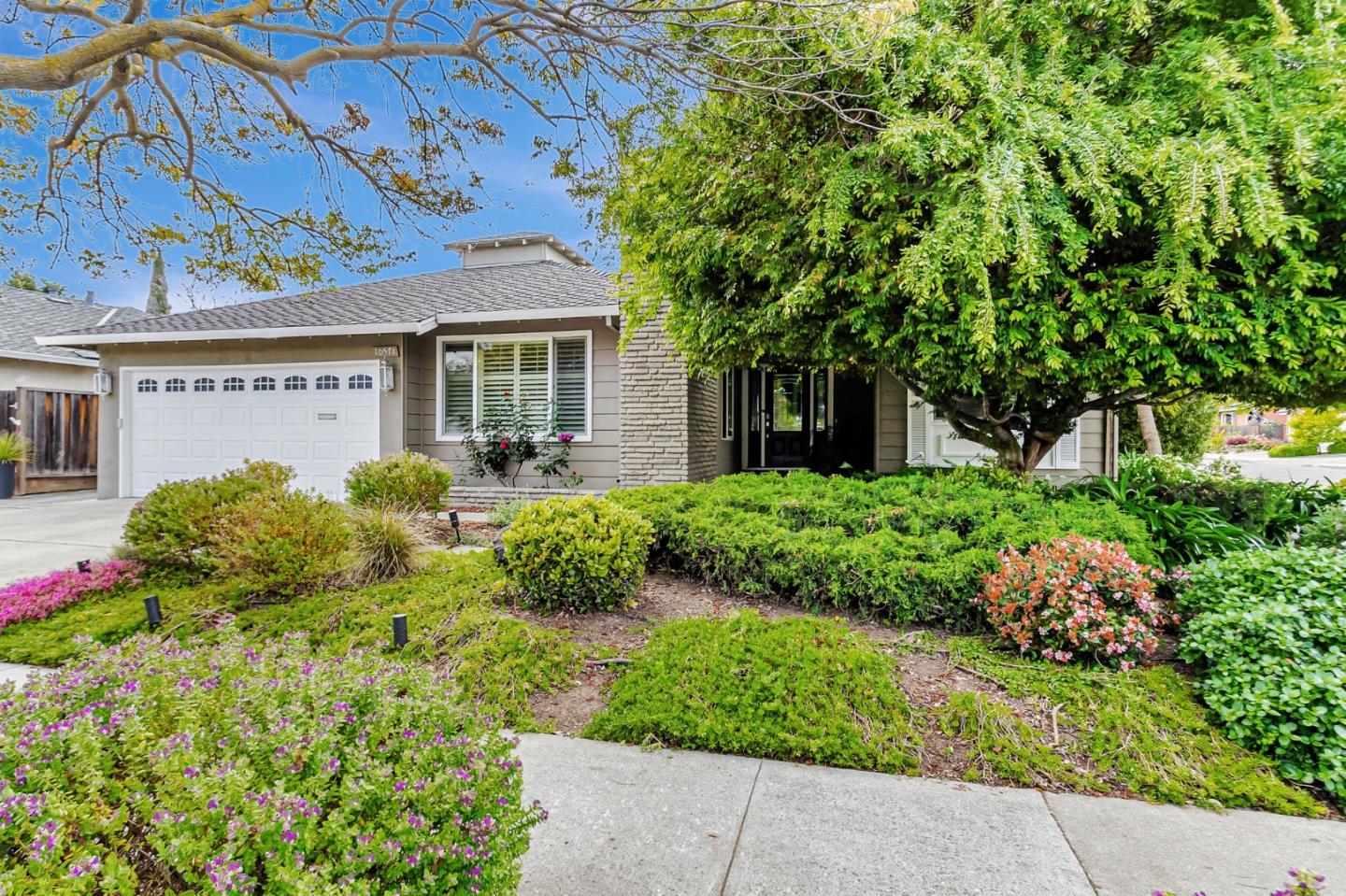 Detail Gallery Image 4 of 47 For 10571 N Blaney Ave, Cupertino,  CA 95014 - 3 Beds | 2/1 Baths
