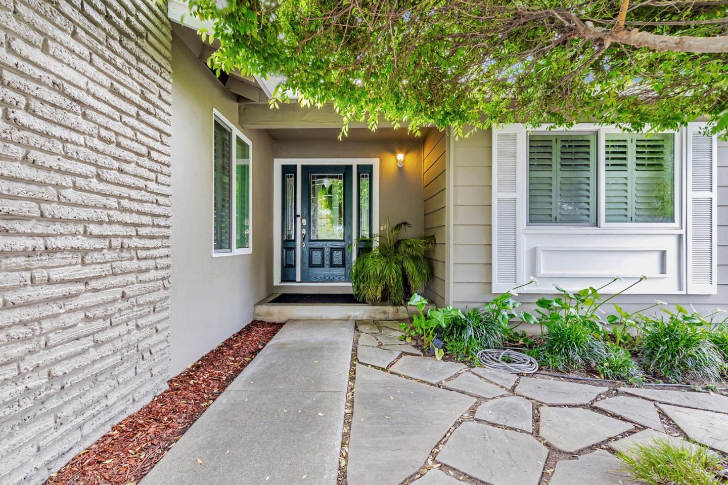 Detail Gallery Image 5 of 47 For 10571 N Blaney Ave, Cupertino,  CA 95014 - 3 Beds | 2/1 Baths
