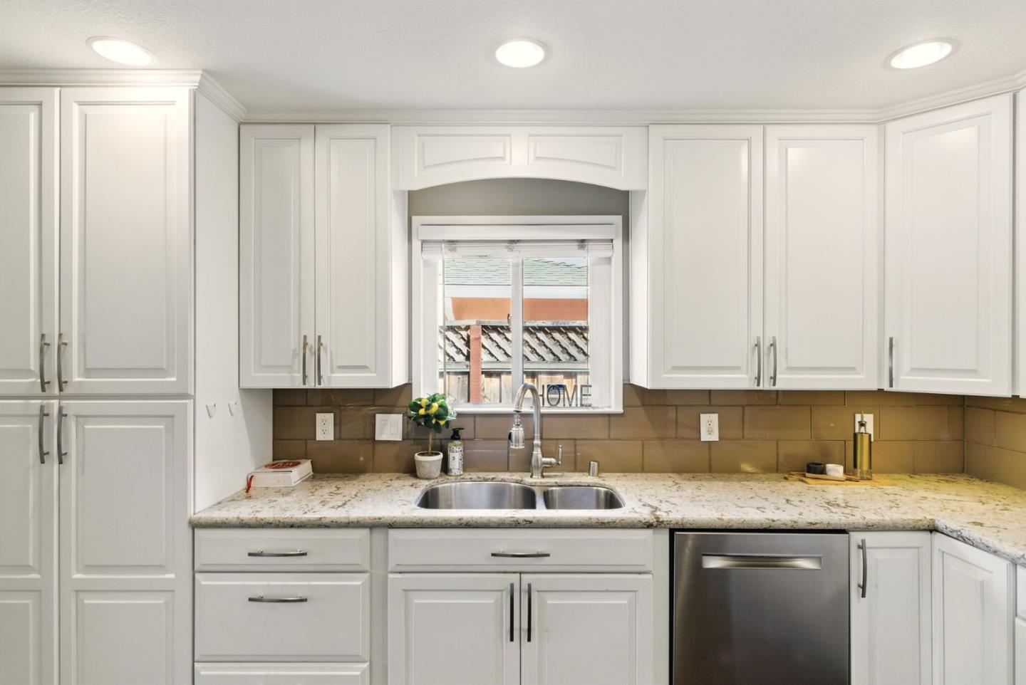 Detail Gallery Image 12 of 36 For 4882 Sutcliff Ave, San Jose,  CA 95118 - 4 Beds | 2 Baths