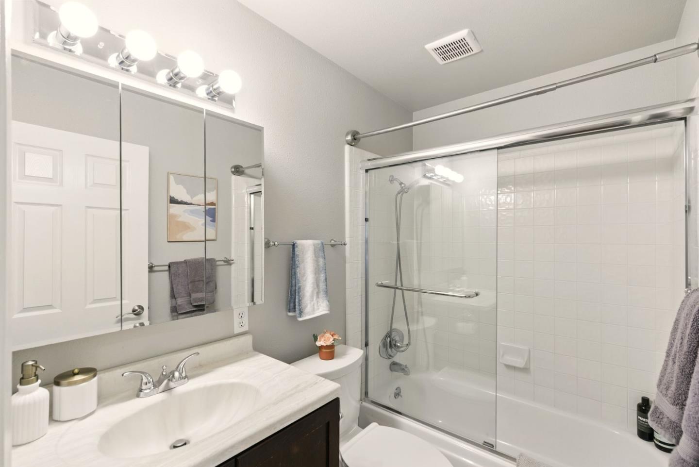 Detail Gallery Image 20 of 36 For 4882 Sutcliff Ave, San Jose,  CA 95118 - 4 Beds | 2 Baths