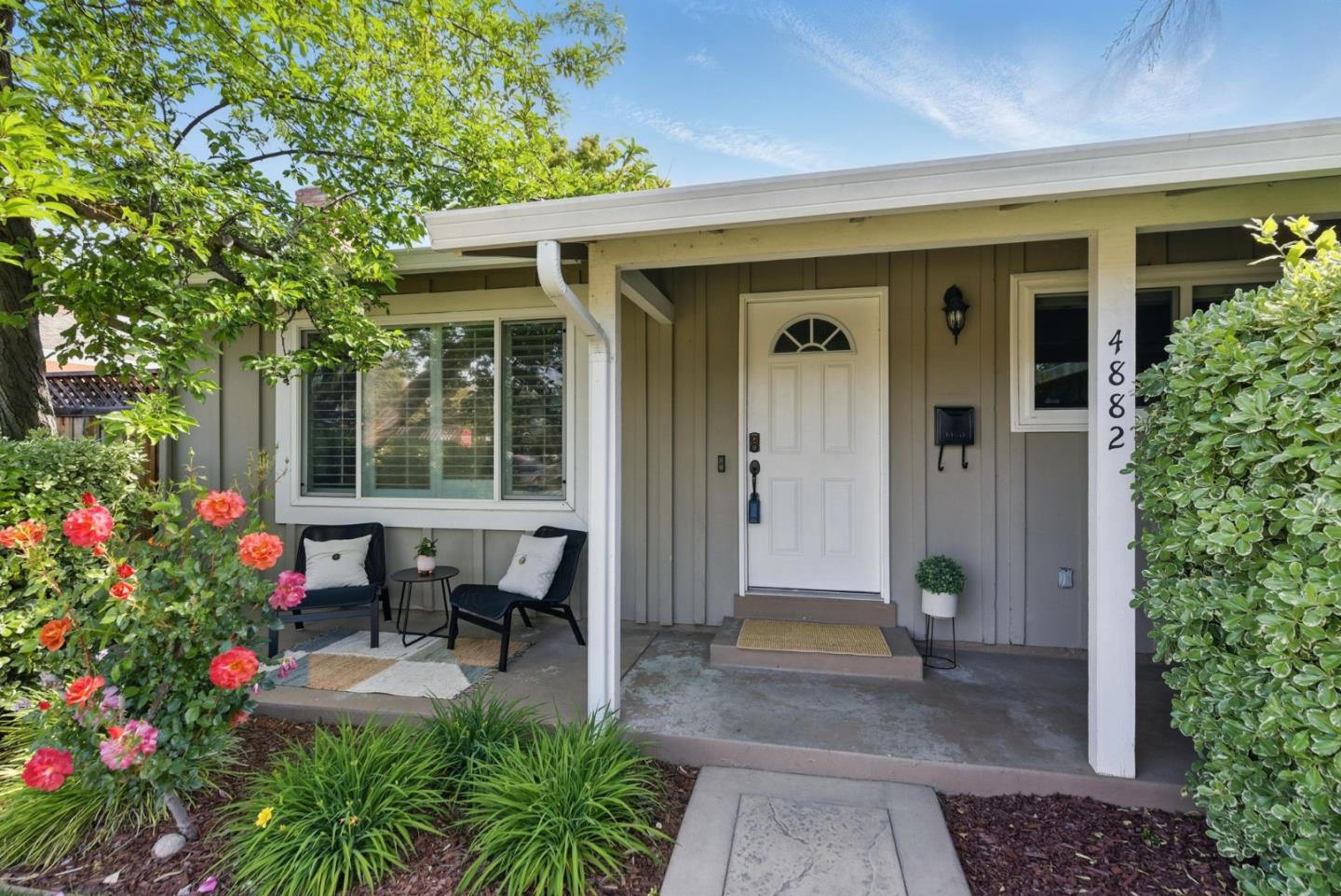 Detail Gallery Image 3 of 36 For 4882 Sutcliff Ave, San Jose,  CA 95118 - 4 Beds | 2 Baths