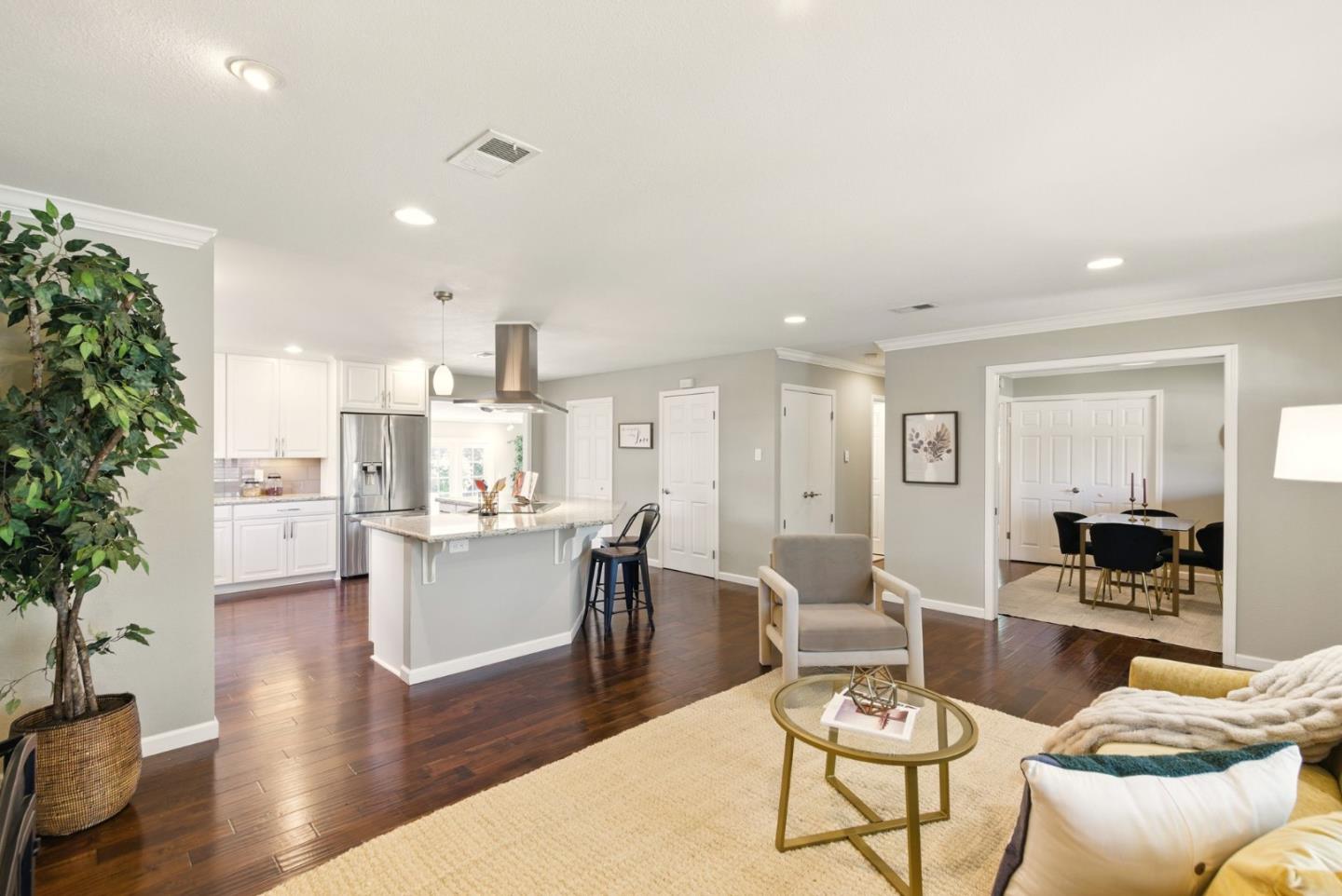 Detail Gallery Image 8 of 36 For 4882 Sutcliff Ave, San Jose,  CA 95118 - 4 Beds | 2 Baths