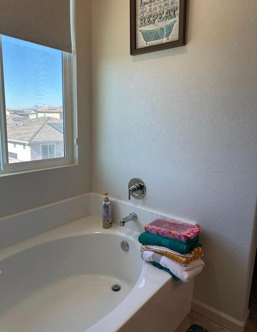 Detail Gallery Image 34 of 43 For 2030 Rosewood Dr, Hollister,  CA 95023 - 4 Beds | 3 Baths