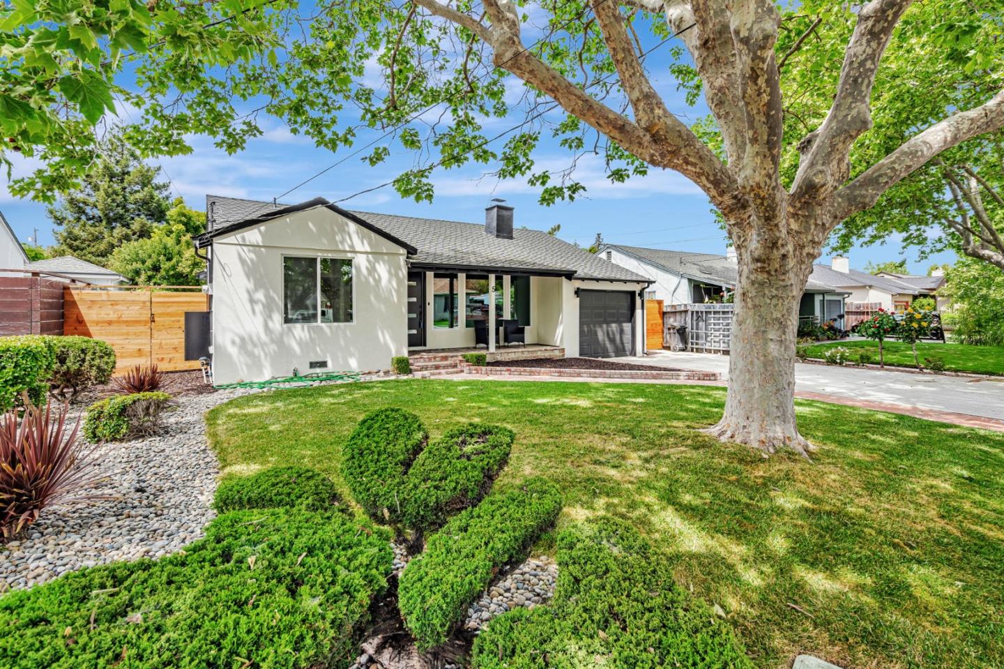 Detail Gallery Image 2 of 38 For 5 Yarnall Pl, Redwood City,  CA 94063 - 3 Beds | 2 Baths