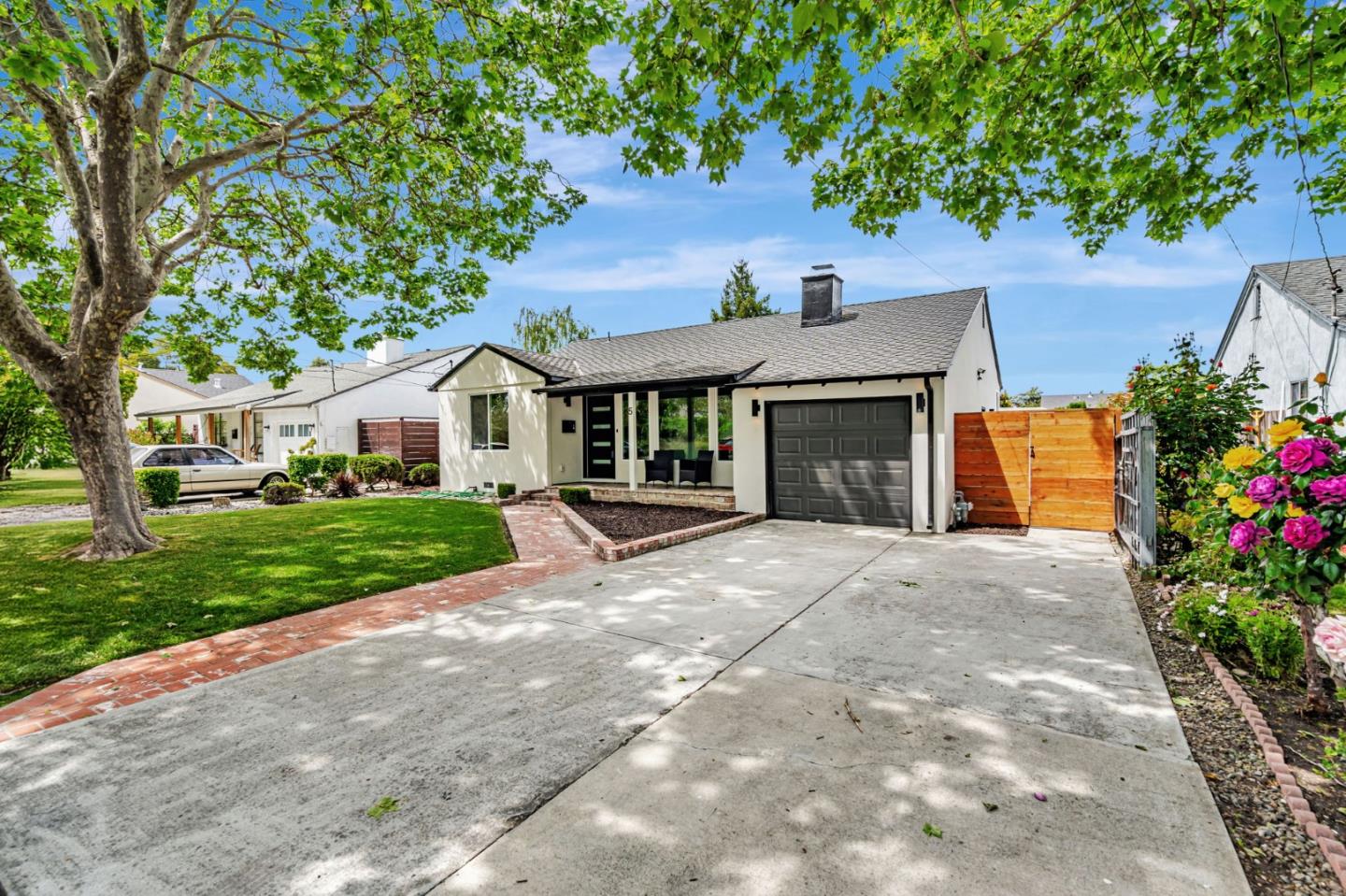 Detail Gallery Image 3 of 38 For 5 Yarnall Pl, Redwood City,  CA 94063 - 3 Beds | 2 Baths