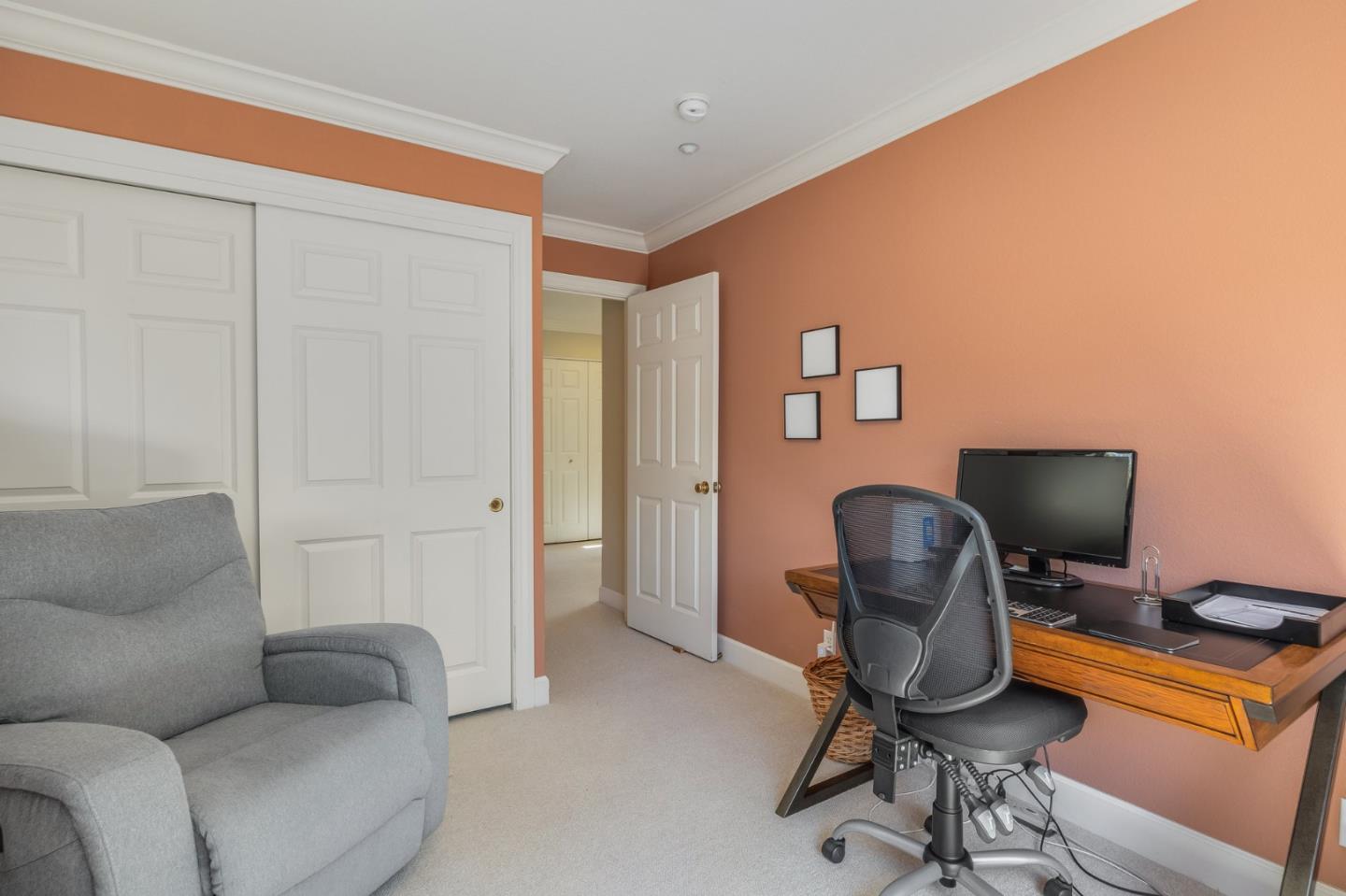 Detail Gallery Image 30 of 37 For 992 Lakeview Way, Redwood City,  CA 94062 - 4 Beds | 2/1 Baths
