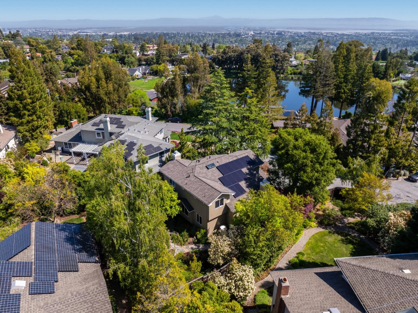 Detail Gallery Image 36 of 37 For 992 Lakeview Way, Redwood City,  CA 94062 - 4 Beds | 2/1 Baths