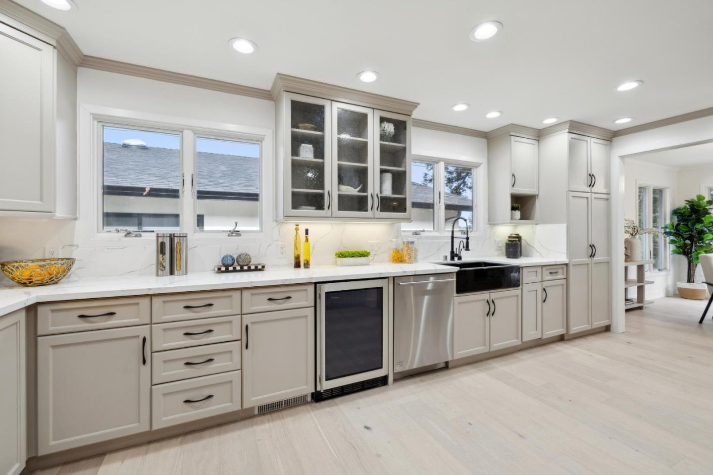 Detail Gallery Image 13 of 53 For 2109 Arthur Ave, Belmont,  CA 94002 - 5 Beds | 3 Baths