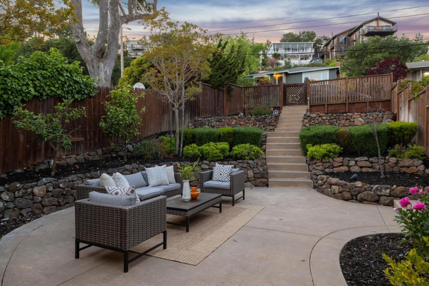 Detail Gallery Image 2 of 53 For 2109 Arthur Ave, Belmont,  CA 94002 - 5 Beds | 3 Baths