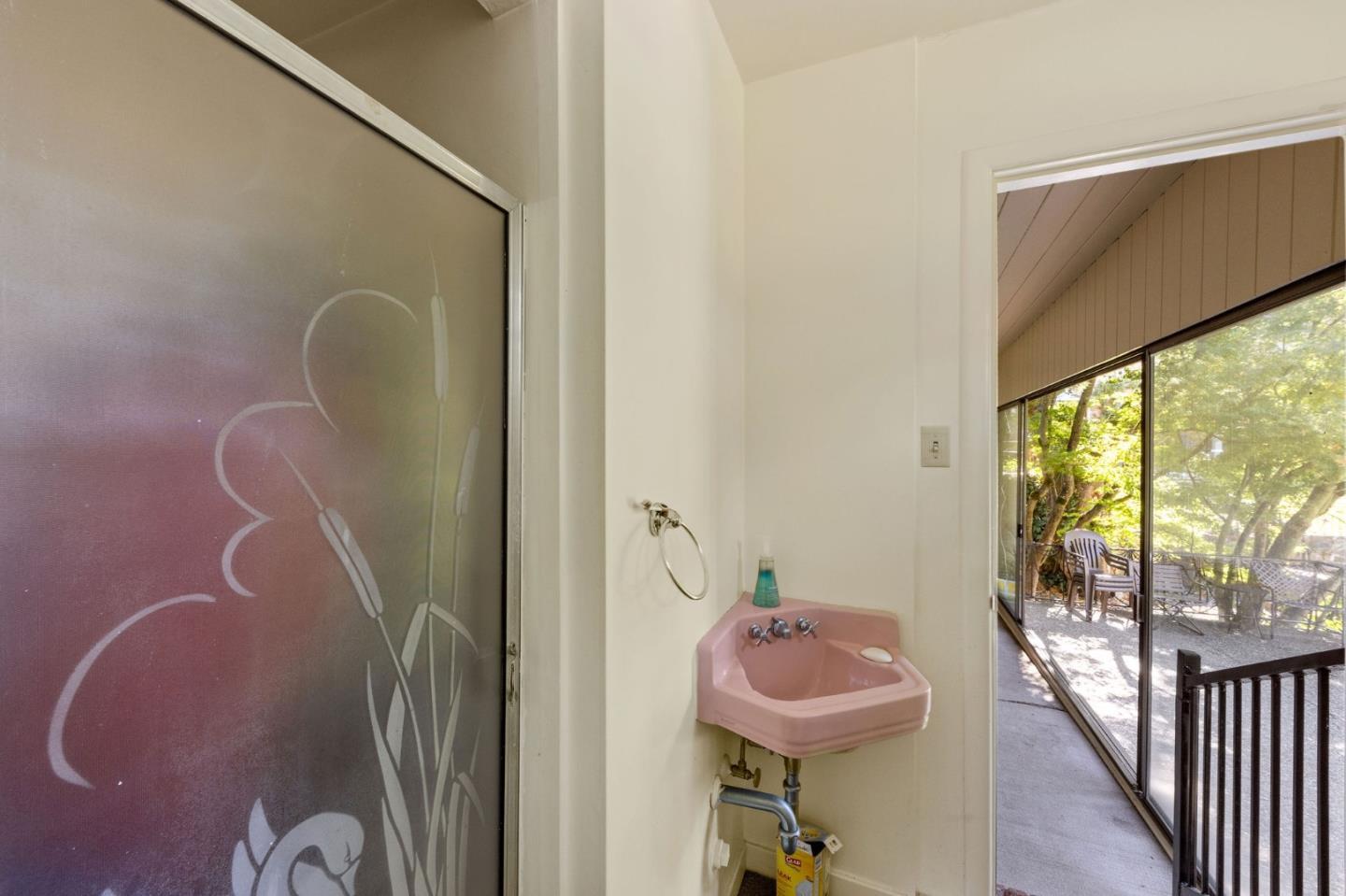 Detail Gallery Image 100 of 106 For 2155 Geri Ln, Hillsborough,  CA 94010 - 3 Beds | 3/1 Baths
