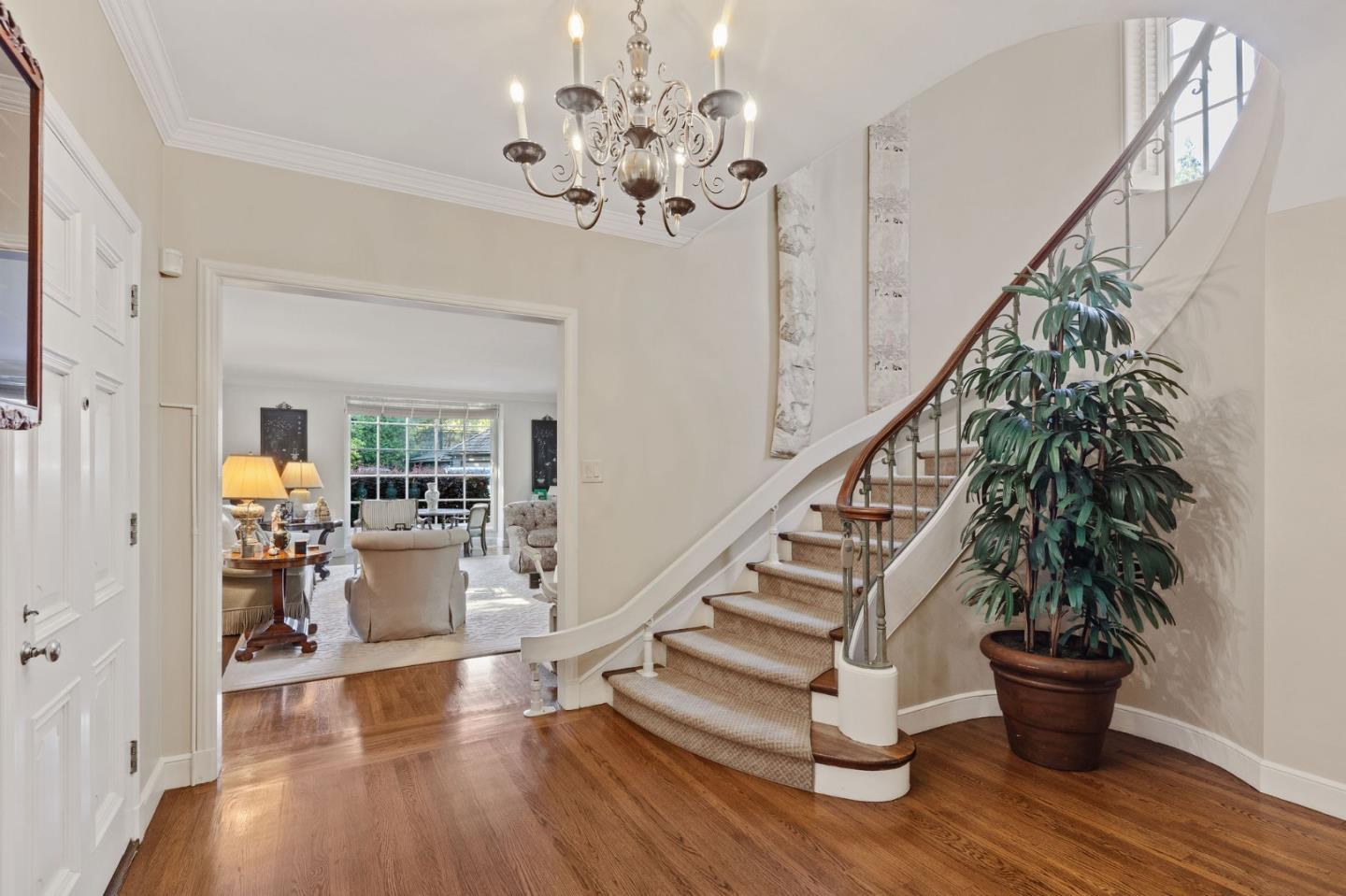 Detail Gallery Image 17 of 106 For 2155 Geri Ln, Hillsborough,  CA 94010 - 3 Beds | 3/1 Baths