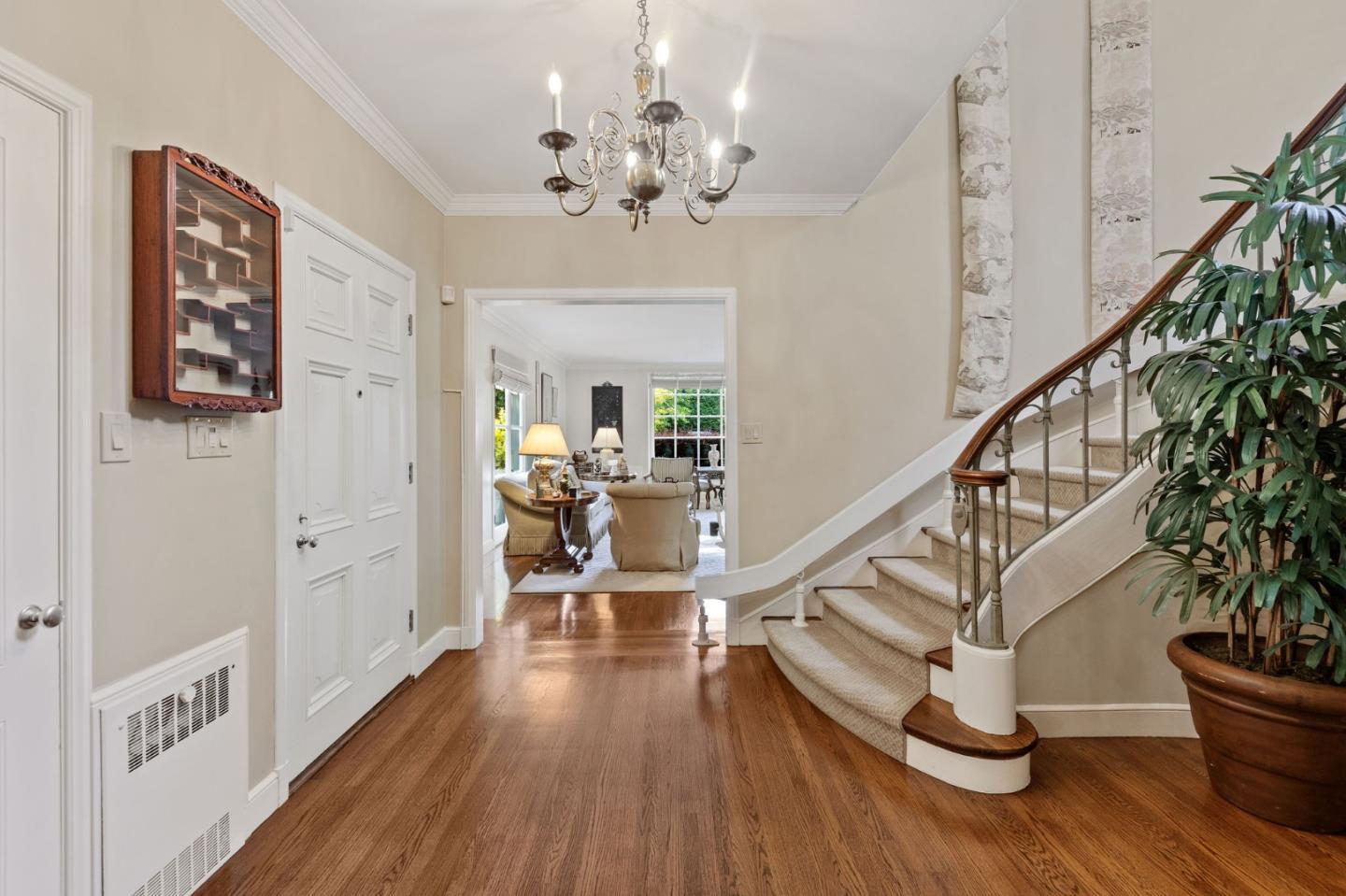 Detail Gallery Image 18 of 106 For 2155 Geri Ln, Hillsborough,  CA 94010 - 3 Beds | 3/1 Baths