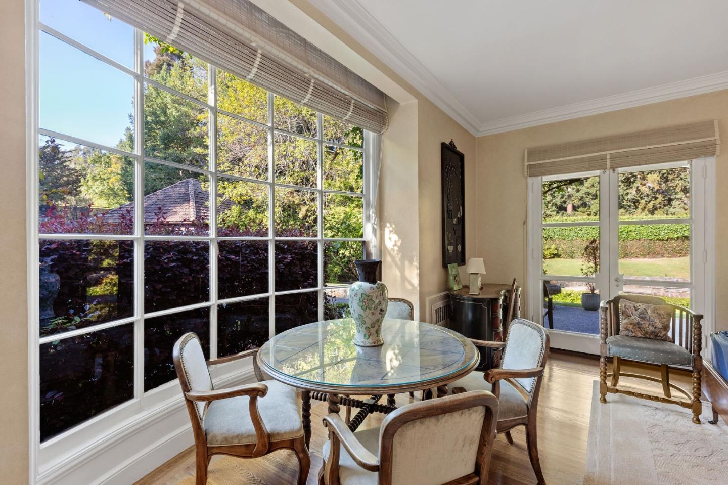 Detail Gallery Image 21 of 106 For 2155 Geri Ln, Hillsborough,  CA 94010 - 3 Beds | 3/1 Baths