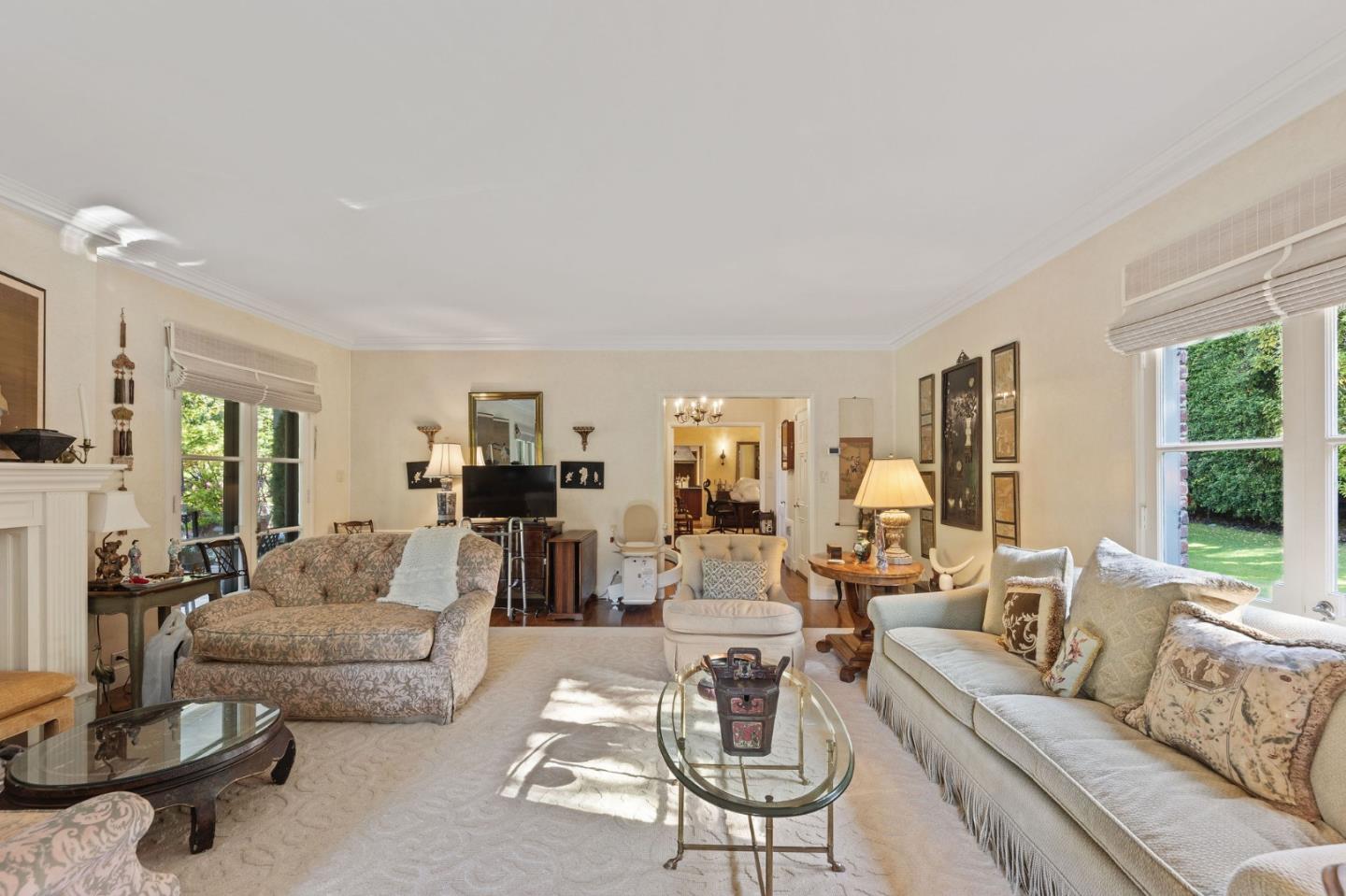 Detail Gallery Image 22 of 106 For 2155 Geri Ln, Hillsborough,  CA 94010 - 3 Beds | 3/1 Baths