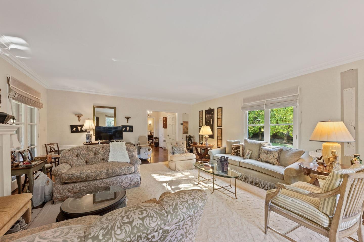 Detail Gallery Image 23 of 106 For 2155 Geri Ln, Hillsborough,  CA 94010 - 3 Beds | 3/1 Baths