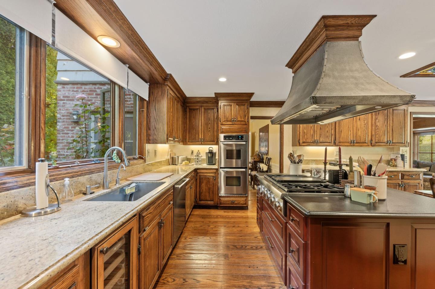 Detail Gallery Image 30 of 106 For 2155 Geri Ln, Hillsborough,  CA 94010 - 3 Beds | 3/1 Baths