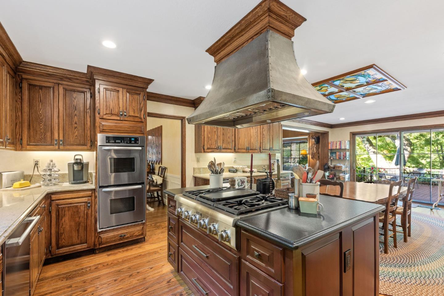 Detail Gallery Image 32 of 106 For 2155 Geri Ln, Hillsborough,  CA 94010 - 3 Beds | 3/1 Baths