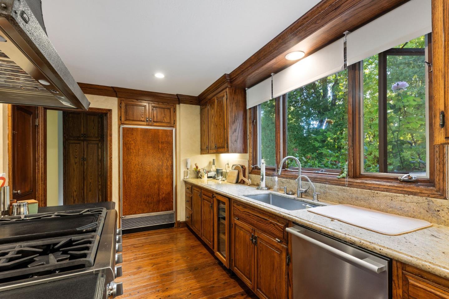 Detail Gallery Image 33 of 106 For 2155 Geri Ln, Hillsborough,  CA 94010 - 3 Beds | 3/1 Baths