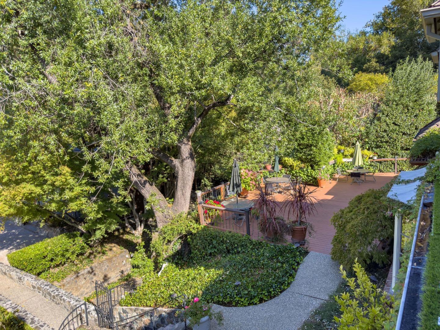 Detail Gallery Image 55 of 106 For 2155 Geri Ln, Hillsborough,  CA 94010 - 3 Beds | 3/1 Baths