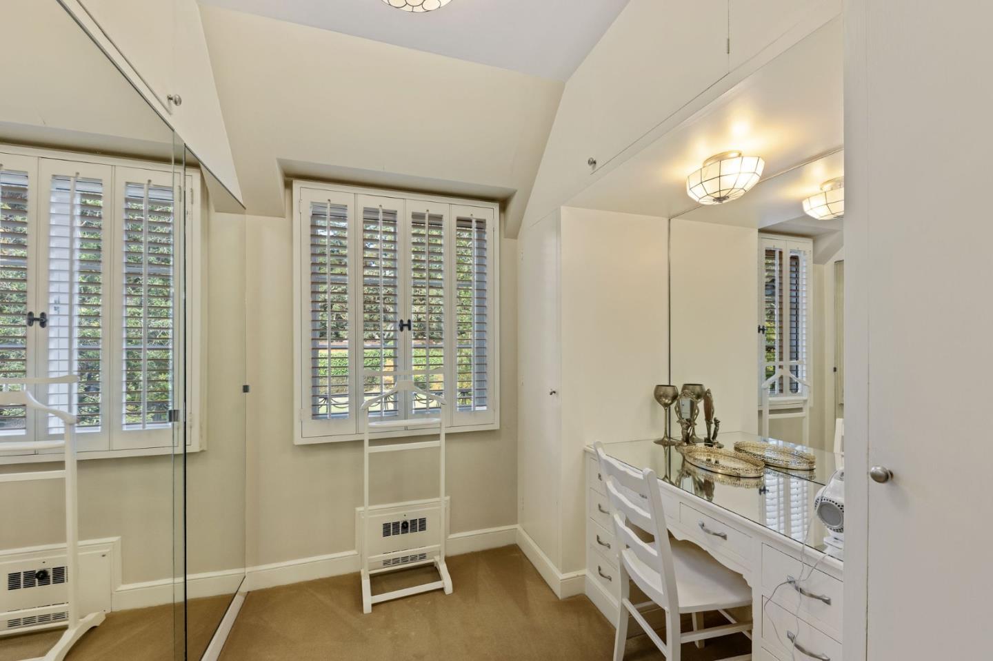 Detail Gallery Image 61 of 106 For 2155 Geri Ln, Hillsborough,  CA 94010 - 3 Beds | 3/1 Baths