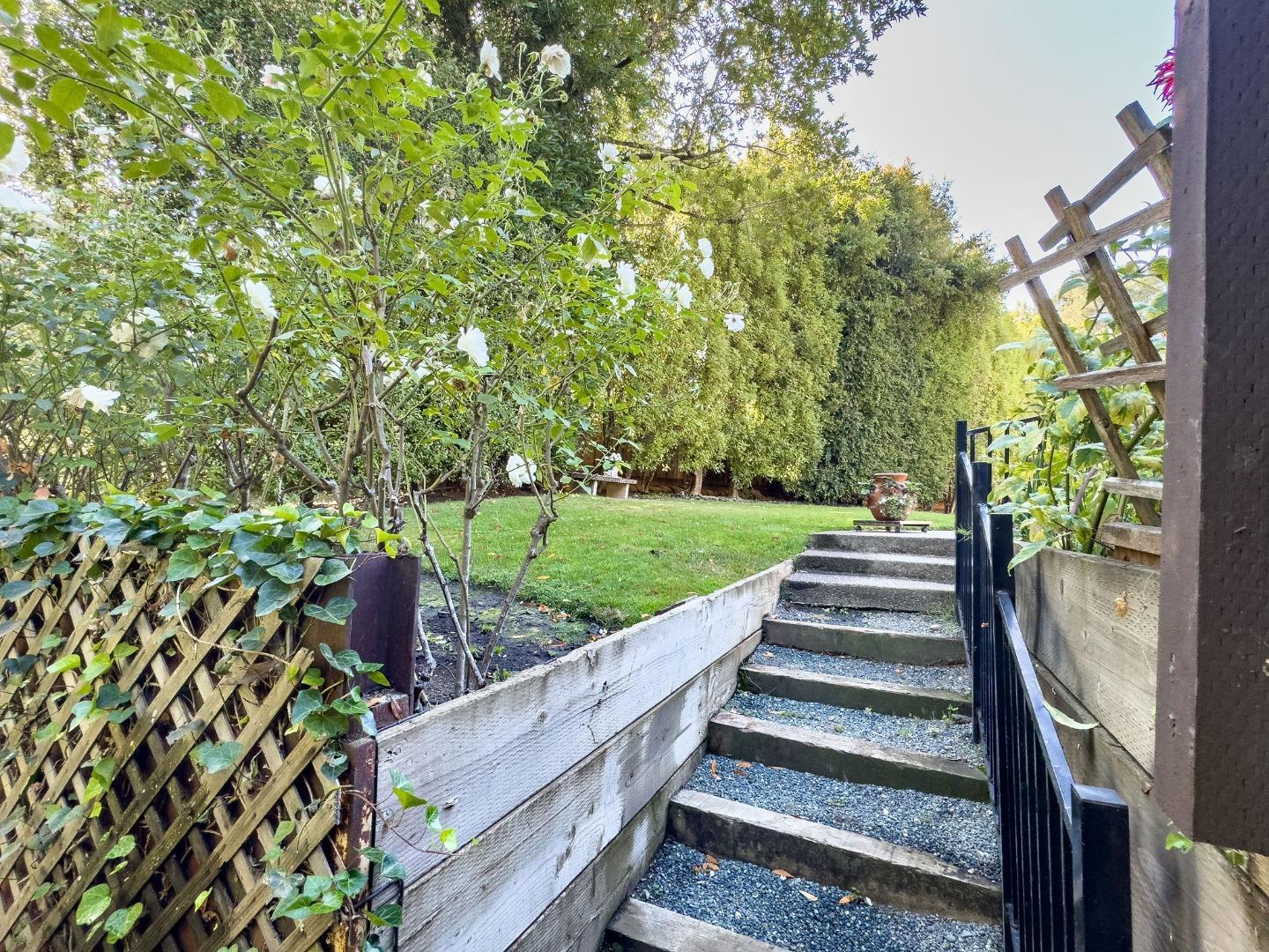 Detail Gallery Image 76 of 106 For 2155 Geri Ln, Hillsborough,  CA 94010 - 3 Beds | 3/1 Baths